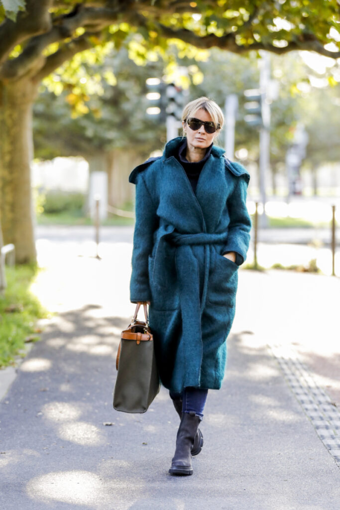 cappotto color petrol blue